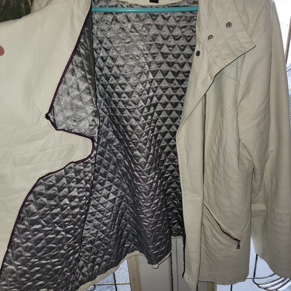 Danier Cream Leather Jacket - Picture 5 of 5